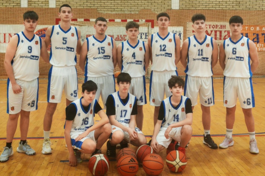 KK Jastrebac iz Blaca dobio novu opremu: Lopte i dresove donirali Bogdan Bogdanović i Vanja Marinković