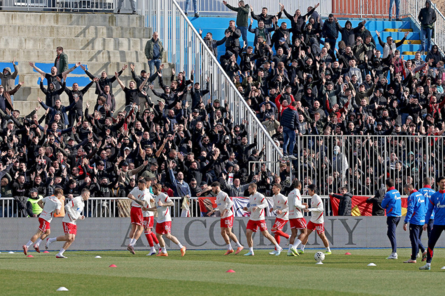 SAMO DA NE BUDE HAOSA: Evo kako je policija smestila navijače Zvezde na stadionu Novog Pazara! (FOTO)