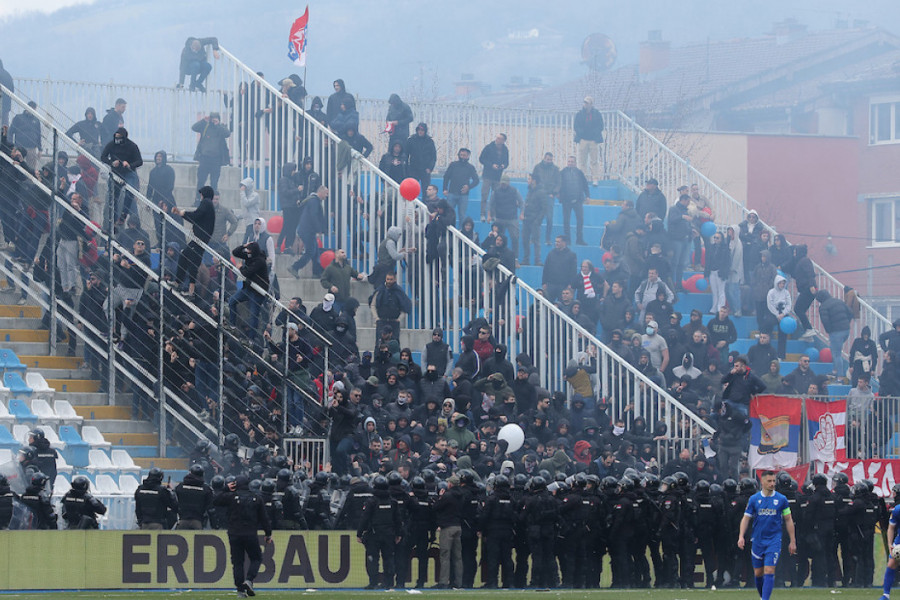 HAOS U NOVOM PAZARU: Ovaj snimak najbolje oslikava šta se dešavalo na Zvezdinom gostovanju