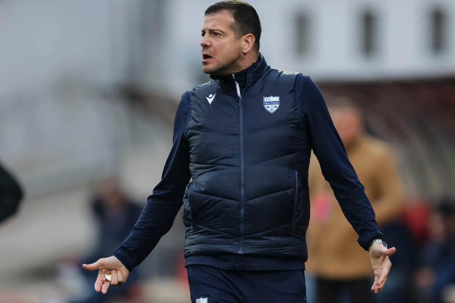 DELIJE TRAŽILE OD LALATA DA SE PREKRSTI! Trener odmah reagovao (VIDEO)