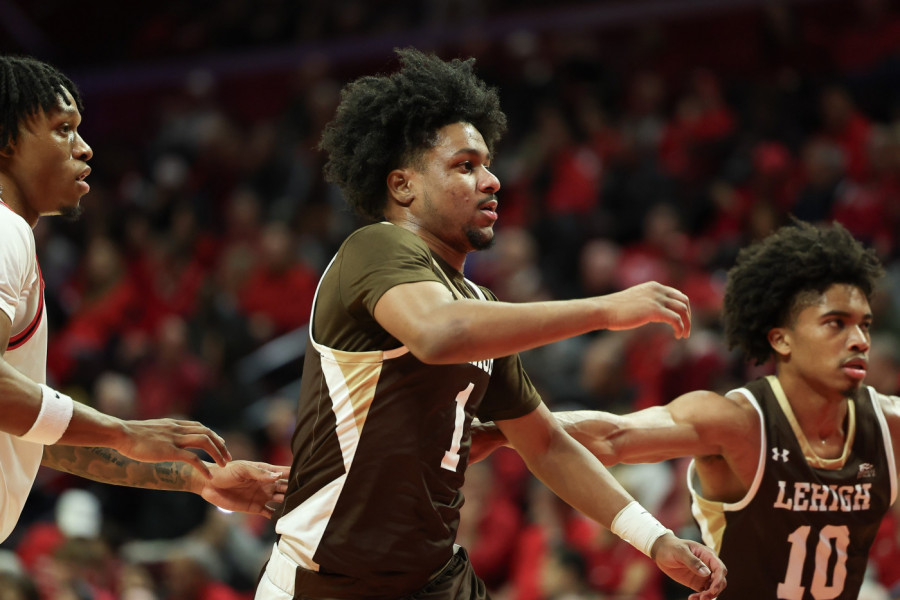 AMERIČKI KECMAN: Pogledajte ludi šut za pobedu koji neodoljivo podseća na onaj Partizanov protiv Cibone! (VIDEO)