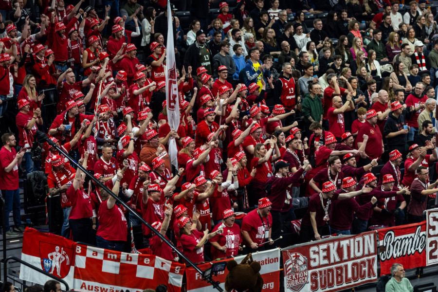 SPORTISSIMO U MINHENU: Dok Bajern gostuje Zvezdi, pogledajte šta rade navijači u Bavarskoj (VIDEO)