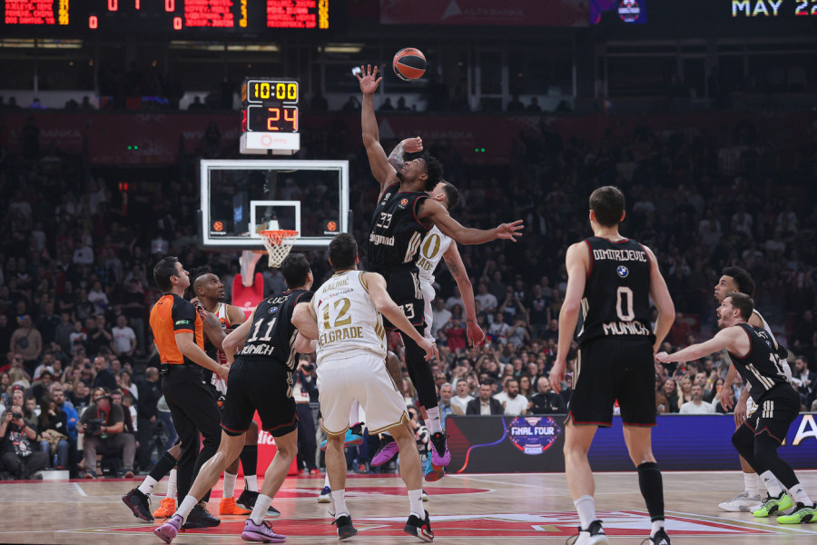 UŽIVO IZ ARENE: Zvezda juri revanš protiv Bajerna pred punim tribinama!