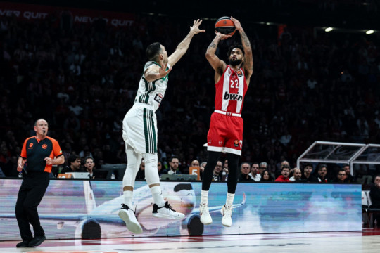 HAOS U GRČKOJ: Tuča i isključenja obeležili pobedu Olimpijakosa u derbiju!