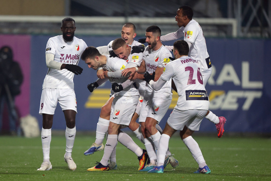 IVANJICA SLAVI PETROVIĆA: Javor srušio Čukarički i pobegao iz opasne zone!