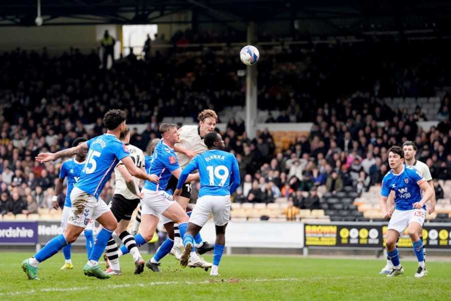 BAJKA U FA KUPU: Poslednjeplasirani trećeligaš izbacio velikana iz Premijer lige! (VIDEO)