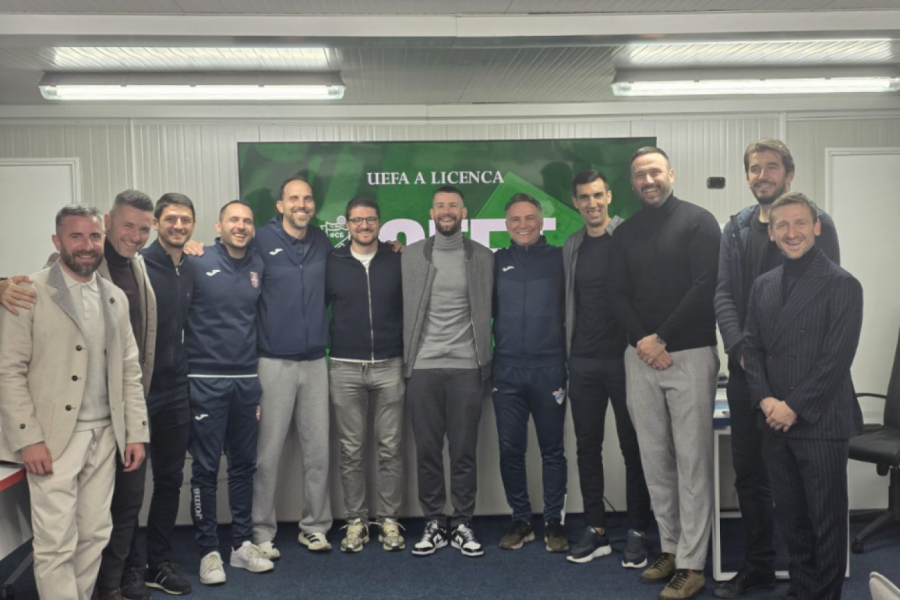 POLAZNICI DOBILI DIPLOME: Nekada odlični fudbaleri odlučili da zaplivaju trenerskim vodama