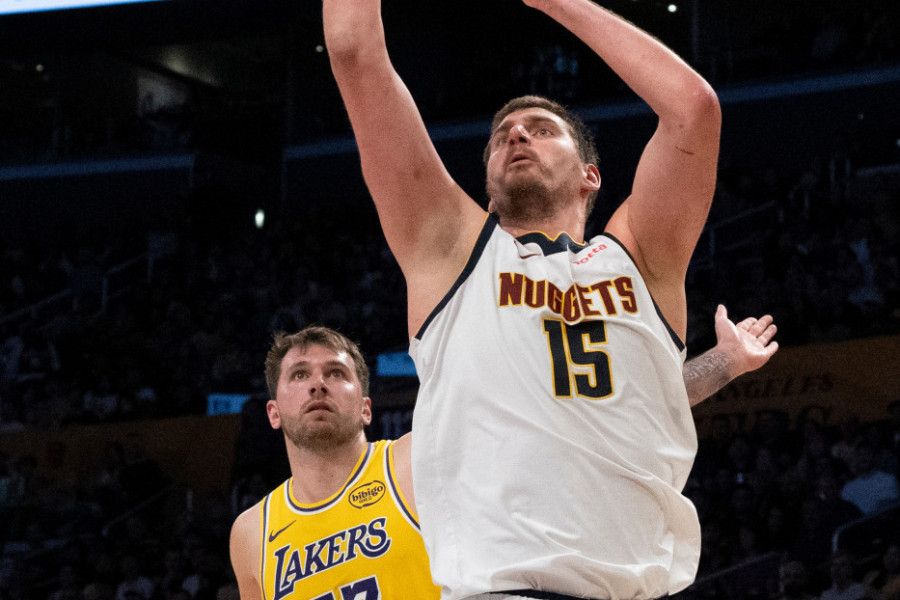 OVO MORA DA JE MNOGO BOLELO: Dončić opsovao posle udarca u nezgodno mesto (VIDEO)