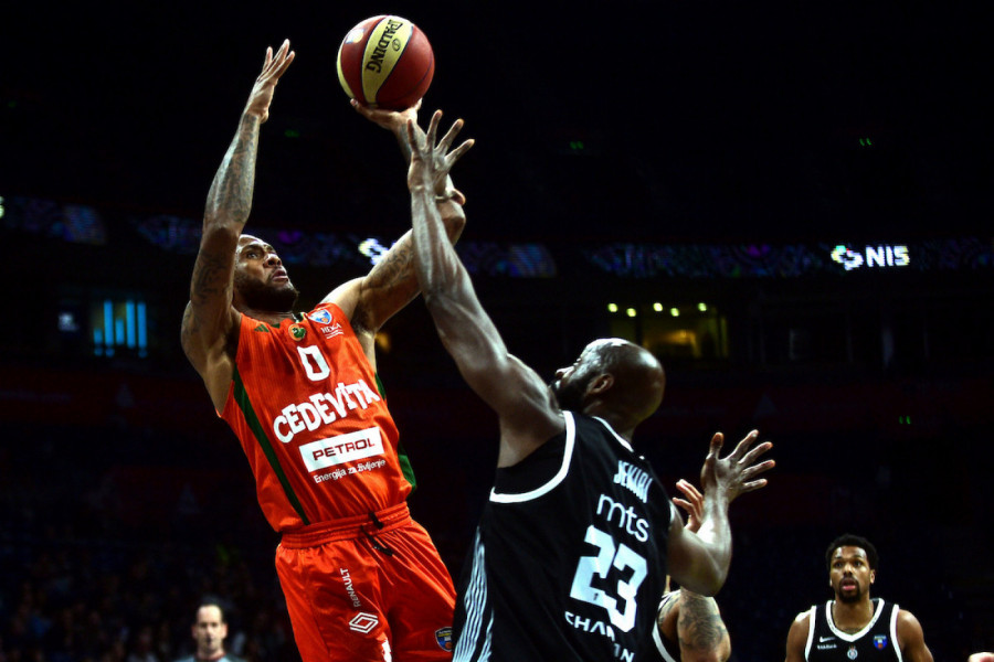 PARTIZAN - CEDEVITA OLIMPIJA: Crno-beli se vratili u meč, samo dva poena razlike