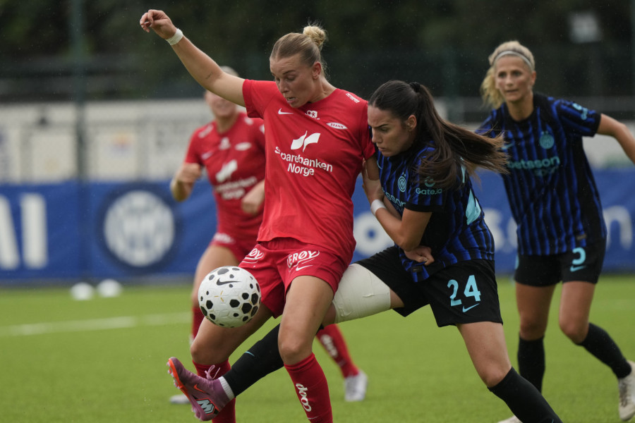 DEVOJKA SA PALA POKORILA SERIJU A: Milinković u BEST XI!