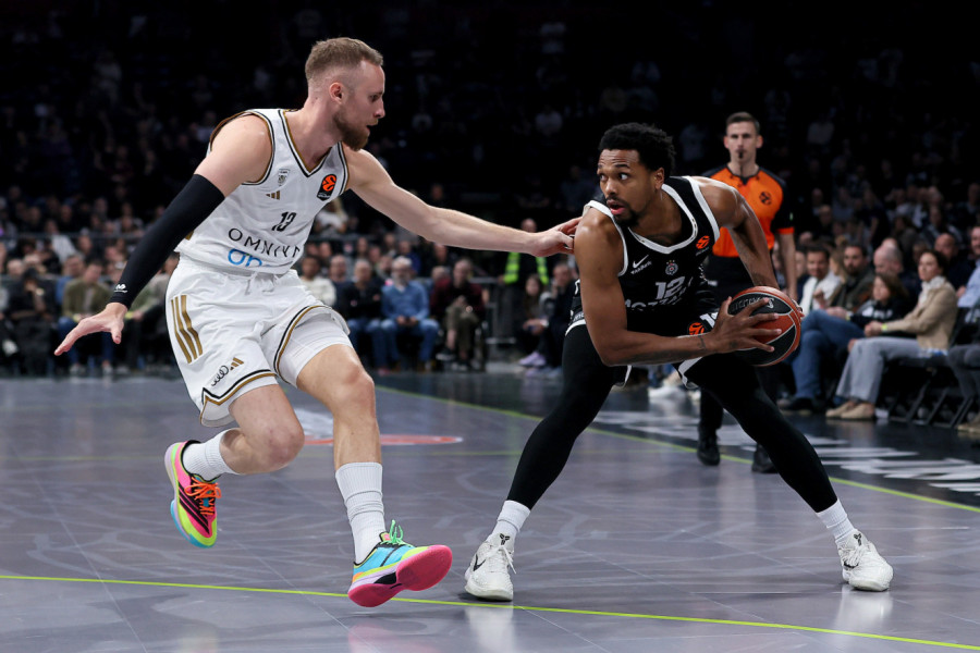 AMERIKANAC STIGAO U ARENU: Bivši as Partizana bodri crno-bele protiv Dubaija! (FOTO)