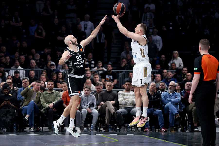 PARTIZAN - DUBAI: Crno-beli loše otvorili meč - ubedljivo gube na poluvremenu!