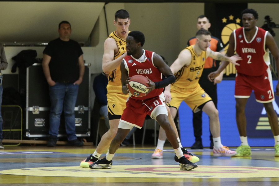 SEDAM POENA ZA DESET MINUTA: Šokantna završnica u Splitu, Beč odneo pobedu nakon neverovatnog preokreta!