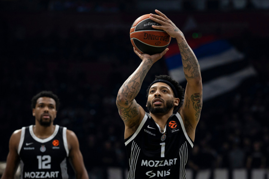 "RUŽNA POBEDA!" Oglasio se Karlik Džons!