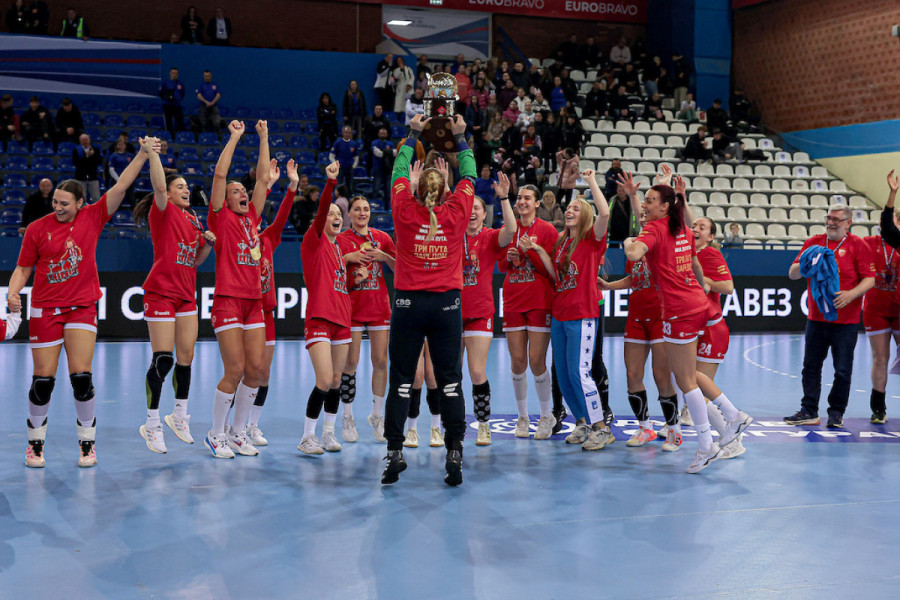 ZVEZDA DOMINIRA: Sjajno finale i novi trofej u vitrinama crveno-belih!