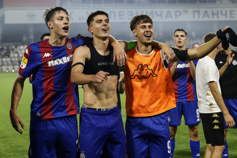 ZVANIČNO! Kostić potpisao!