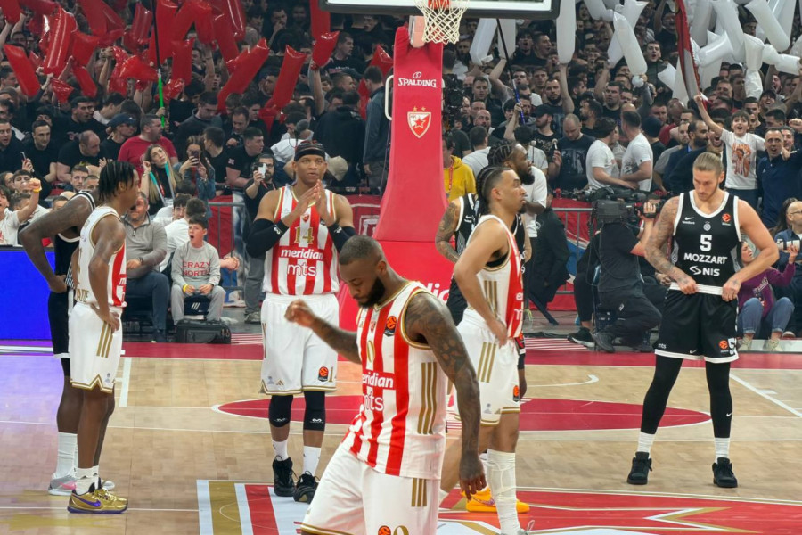 TENZIJE U ARENI: Derbi pun uzbuđenja - haos na tribinama!