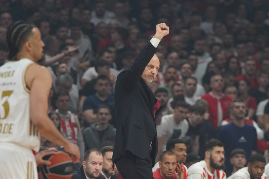 OBRADOVIĆ NE KRIJE TUGU:  Dirljiv oproštaj od Vujoševića - ovo moraju da čuju grobari i delije!