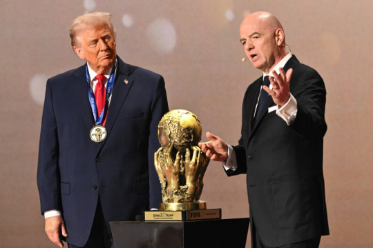 HALO, ĐANI? DONALD JE... Belgijski mediji OSULI PALJBU po predsedniku SAD i Infantinu!