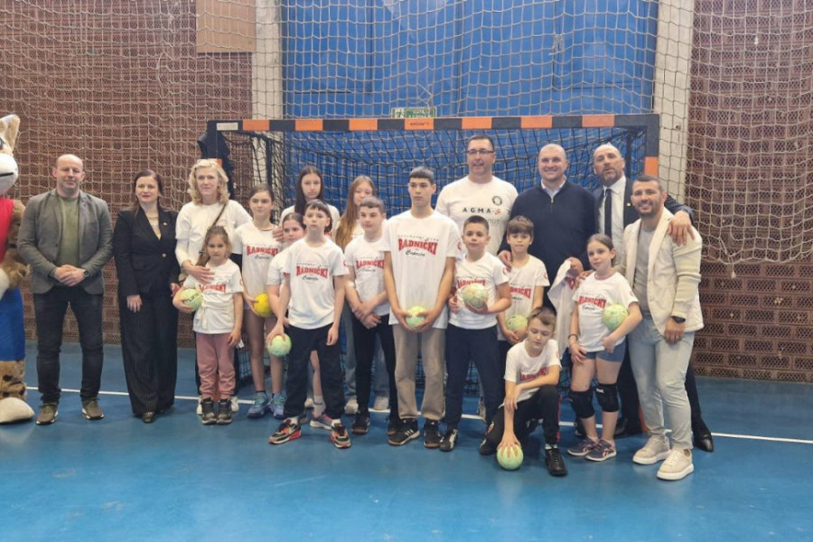 DAVOR ŠTEFANEK SA MLADIM SPORTISTIMA: Održan Mali sajam sporta u Ćupriji