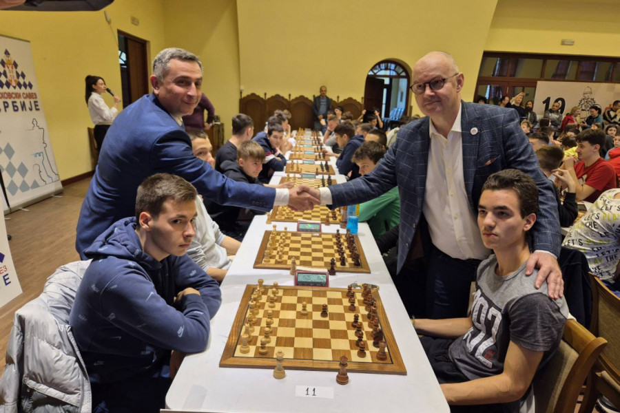 NA PALIĆU SVEČANO OTVOREN 19.FESTIVAL MLADIH ŠAHISTA!