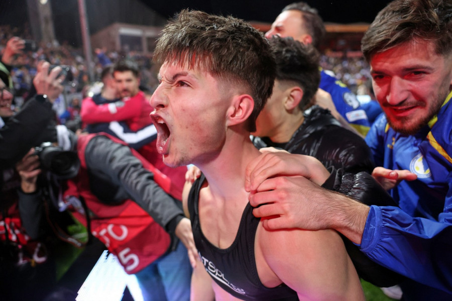 SNIMAK KOJI JE OBIŠAO REGION! Od dečaka iz dvorišta u Džekovom dresu do penala koji je odveo Bosnu u večnost! (VIDEO)