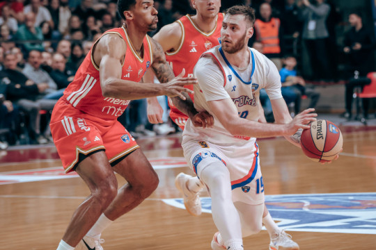 UBEDLJIVA POBEDA CRVENO-BELIH: Zvezda rutinski savladala Igokeu, brine forma Batlera!