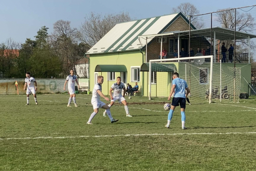 FUDBAL OSTAO U DRUGOM PLANU: Navijači napali stručni štab i igrače!