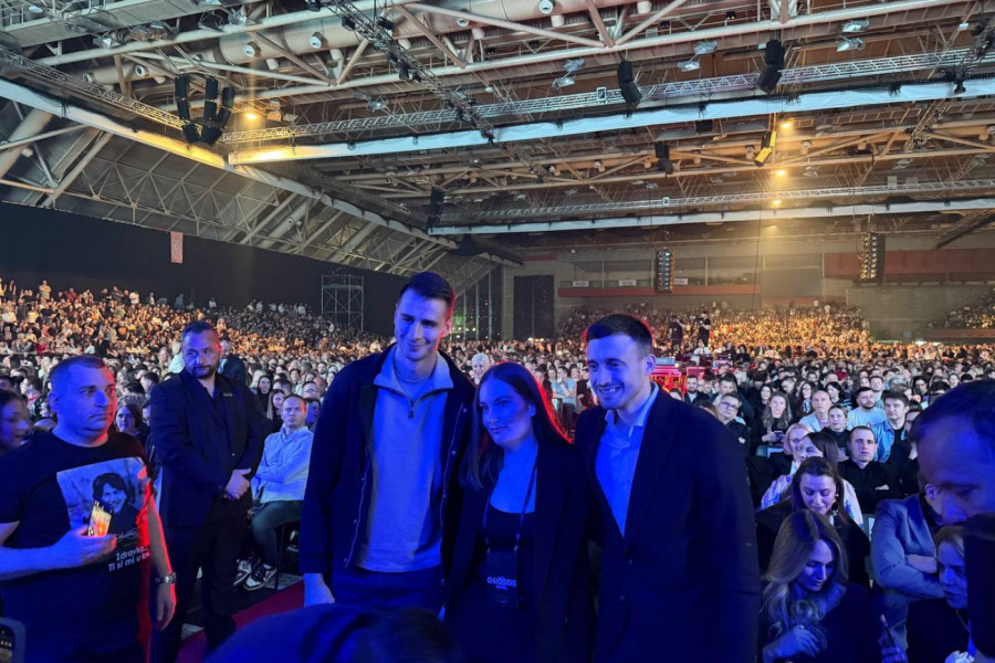 SPORTISSIMO PAPARACO! Avramović i Dangubić uhvaćeni u Sarajevu - pogledajte na čijem su koncertu bili! (FOTO)