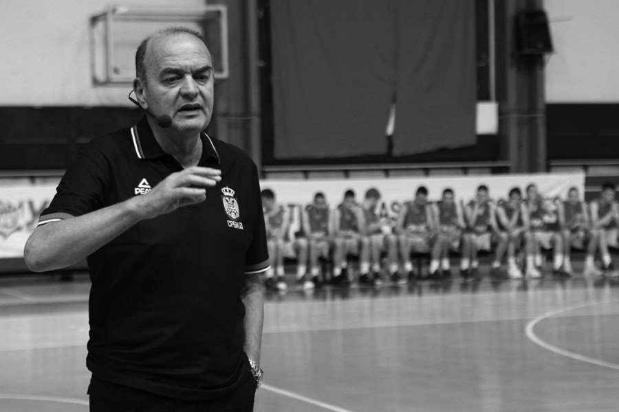 POTRESNO: Prepuna Arena se oprašta od Duška Vujoševića (VIDEO)