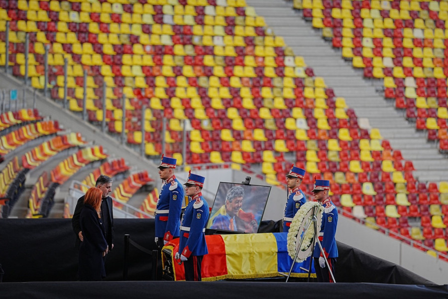 JEDAN JEDINI I NEPONOVLJIVI: Uspomena na Lučeskua će živeti - Rumuni se odužuju velikom treneru!