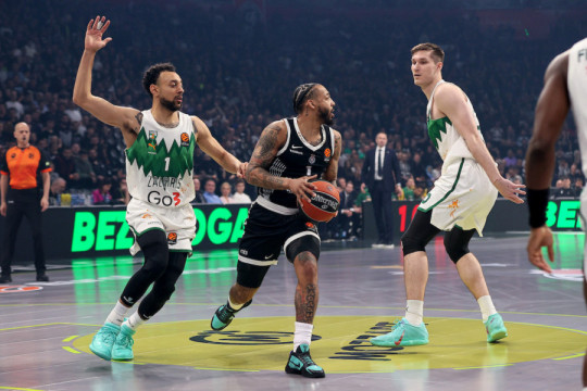 SKORO 50 POENA U PRVOJ ČETVRTINI: Partizan od starta juri zaostatak