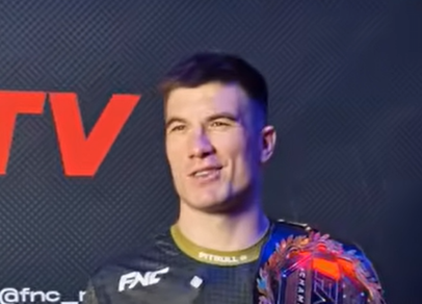 Batinić nam davao izjavu, a onda je uleteo Slo Roki! Matej ga odmah izazvao