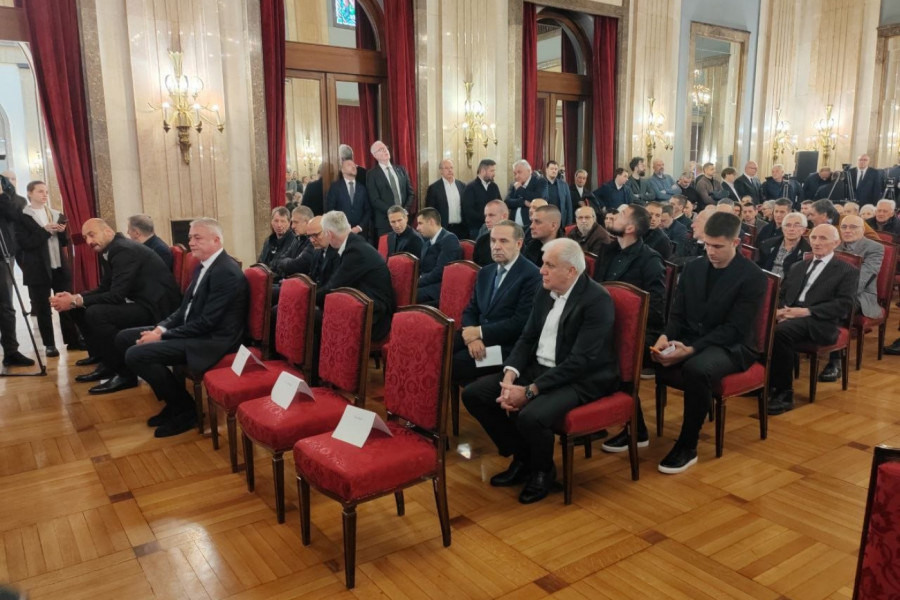 ŽELJKO OBRADOVIĆ NA IVICI SUZA! Legendarni trener utučen na komemoraciji Dušku Vujoševiću! (VIDEO)