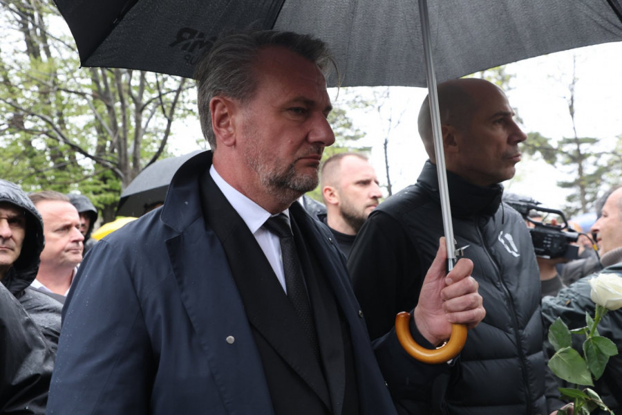 PENJAROJA STIGAO NA NOVO GROBLJE: Španac došao da isprati Duška Vujoševića! (VIDEO)