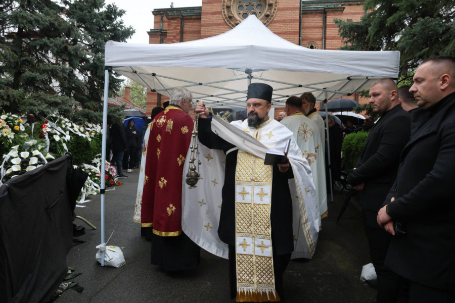 PARTIZANOV AS NOSIO DUŠKOV KRST: Evo i koje legende su ponele Vujoševića na večni počinak! (VIDEO)