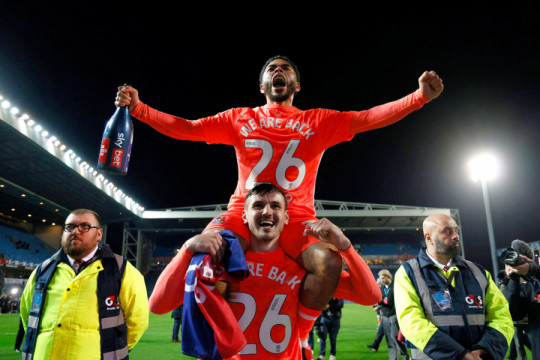 VRATILI SU SE! Nekada legendarni igrač ih posle 25 godina uveo u Premijer ligu