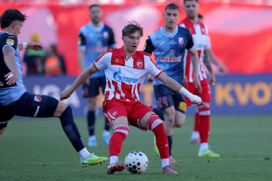 ZVEZDA ŽELI DUPLU KRUNU, VOŠA SE NADA IZNENAĐENJU: Evo gde i kad možete gledati duel ova dva tima u finalu Kupa!