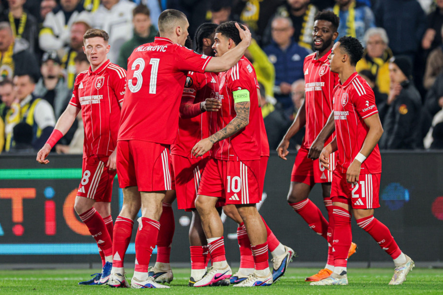 BLEKI BEŽI OD PROVALIJE: Het-trik lansirao Notingem u bezbednu zonu, a Totenhem u Čempionšip!