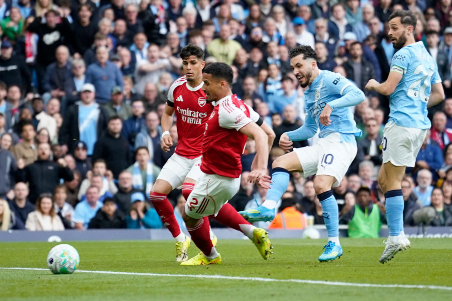 VELIKA GLUPOST DONARUME U MEČU SEZONE: Siti poveo evrogolom, Arsenal izjednačio nakon 34 sekunde zahvaljujući kiksu golmana! (VIDEO)