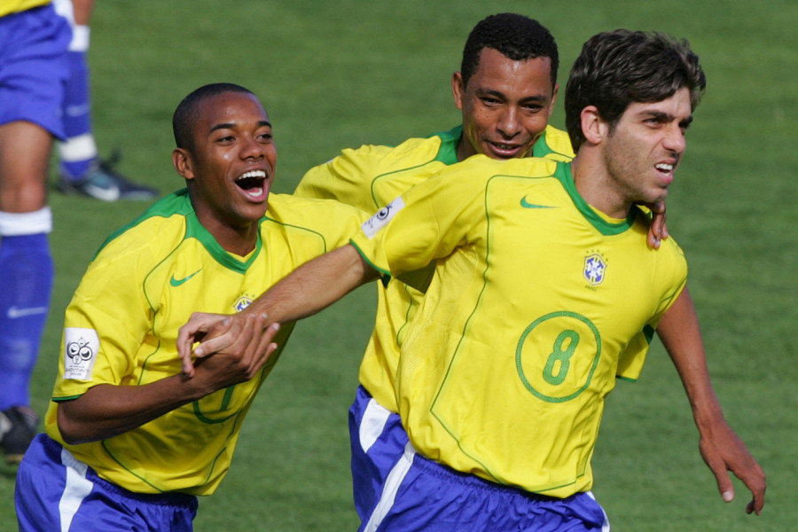 NEVERICA! Niko neće prepoznati legendu fudbala - potpuno se promenio i pobegao od očiju javnosti! (FOTO)