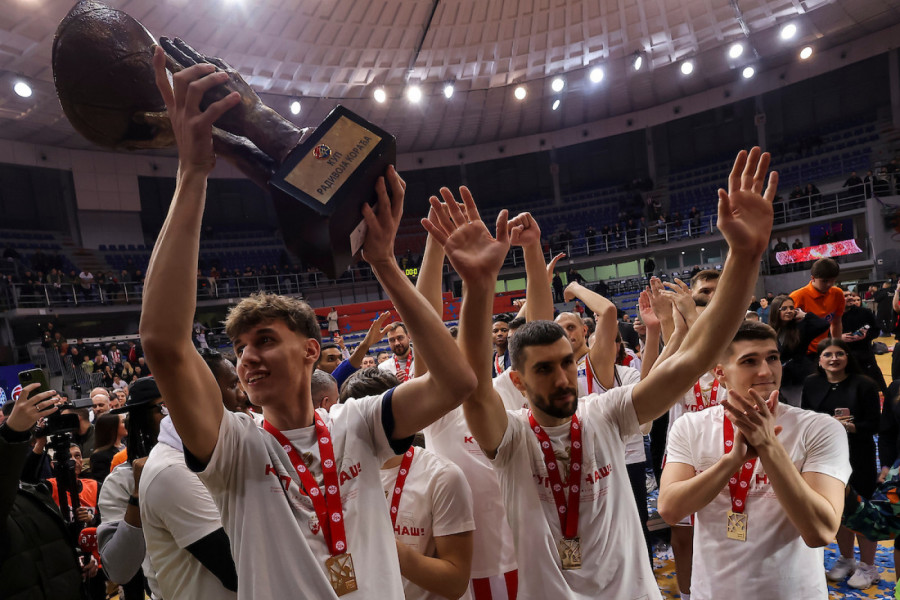 NOVI IZAZOV ZA ZVEZDINOG BISERA: Nije ni zaigrao, komplimenti samo pljušte - legendarni trener oduševljen!