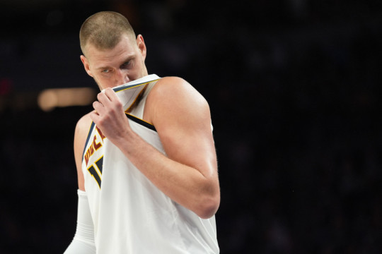 "OBRUKAO BIH GA PRED ŽENOM I PORODICOM!" Haos u studiju zbog Nikole Jokića - LEGENDE U KLINČU (VIDEO)