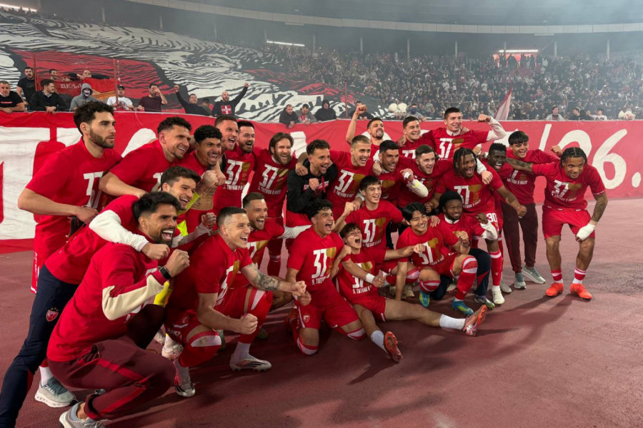 CRVENO-BELI PRVI PONOVO: Evo zašto igrači Zvezde nose majice sa brojem 37, iako su uzeli 36. titulu šampiona (FOTO)