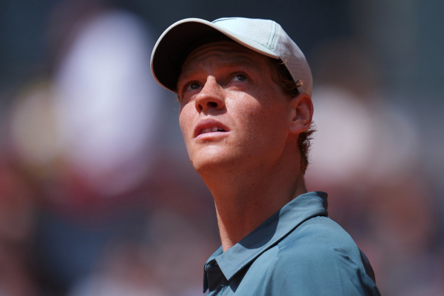 SINEROVA RUTINA! Janik čeka KOPRIVU!