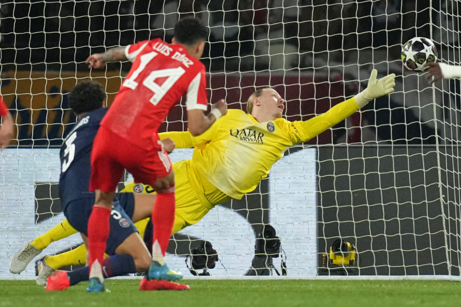 PRELOMNI TRENUTAK! Evo kako je Rus na golu PSŽ uništio Bajern - o ovoj odbrani će se dugo pričati! (VIDEO)