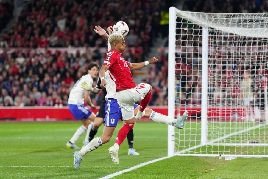 VAR LUDILO U NOTINGEMU! Bleki pobedio zbog milimetarske odluke, pogledajte o čemu se radi! (VIDEO)