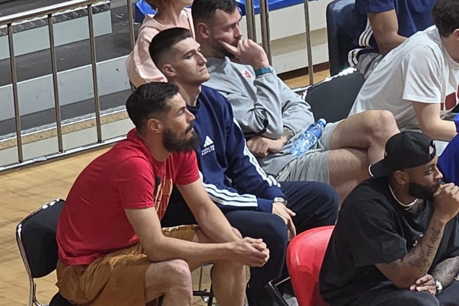 OVO NIJE BILO NA TV! Pogledajte kako Kalinić skače iza Zvezdine klupe tokom meča sa Zlatiborom! (VIDEO)