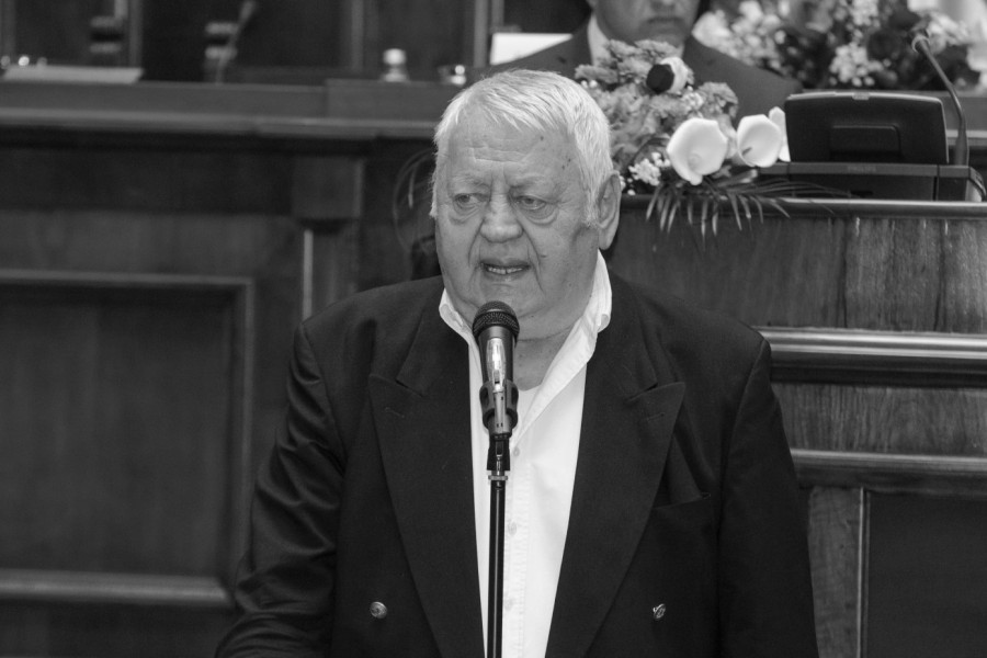 MIJAILOLOVIĆ SE OPROSTIO OD CVETKOVIĆA: Bili smo prijatelji, otišla je jedna velika legenda!