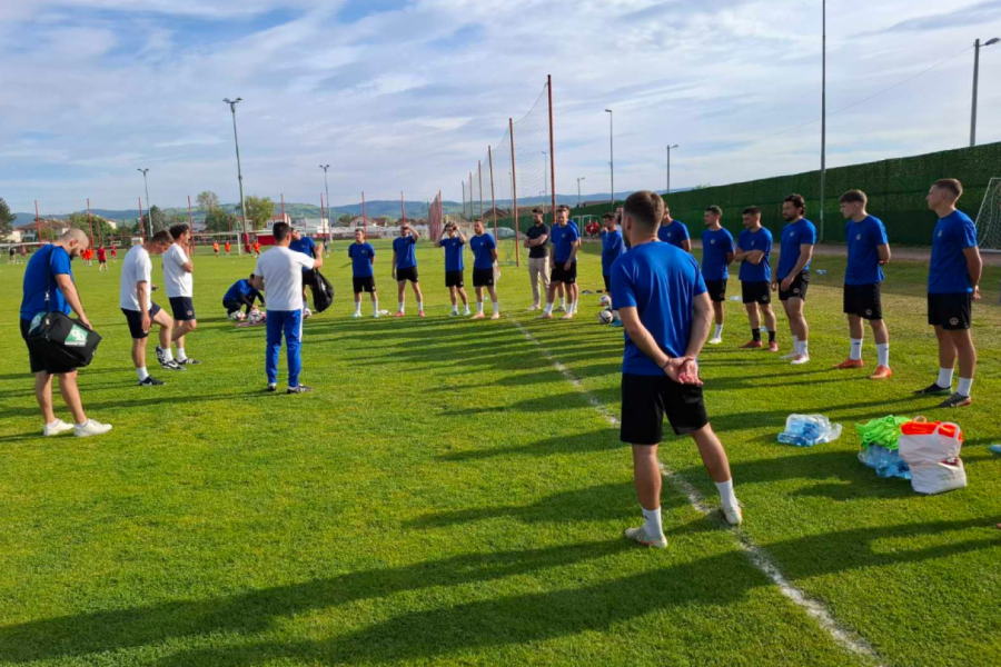 ŠPONJA PONOVO OKUPIO AMATERE: Poznat i prvi rival na kvalifikacionom turniru u Srbiji